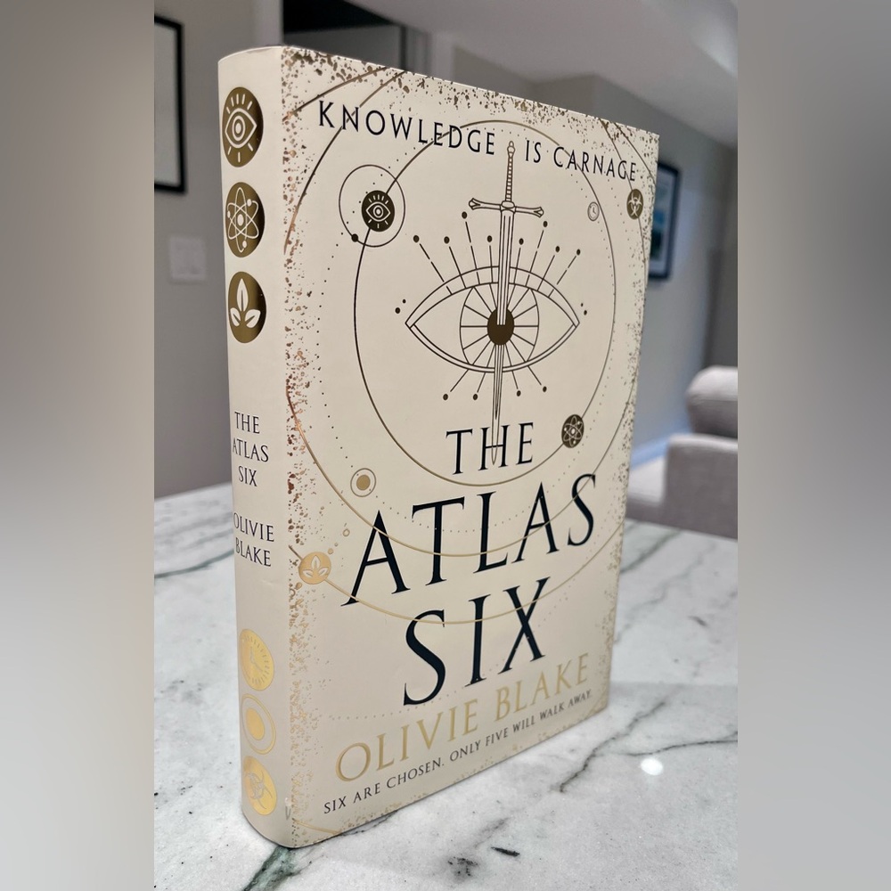 The Atlas Six by Olivie Blake - Cream Cover